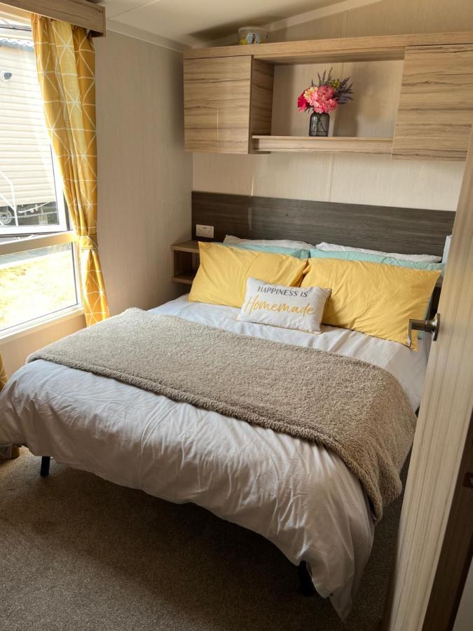 Beautiful Caravan In Trecco Bay! 74 Sycomore Bridgend  Extérieur photo