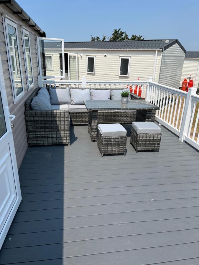 Beautiful Caravan In Trecco Bay! 74 Sycomore Bridgend  Extérieur photo