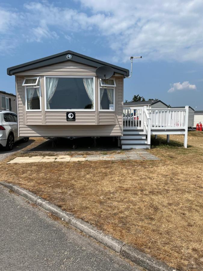 Beautiful Caravan In Trecco Bay! 74 Sycomore Bridgend  Extérieur photo